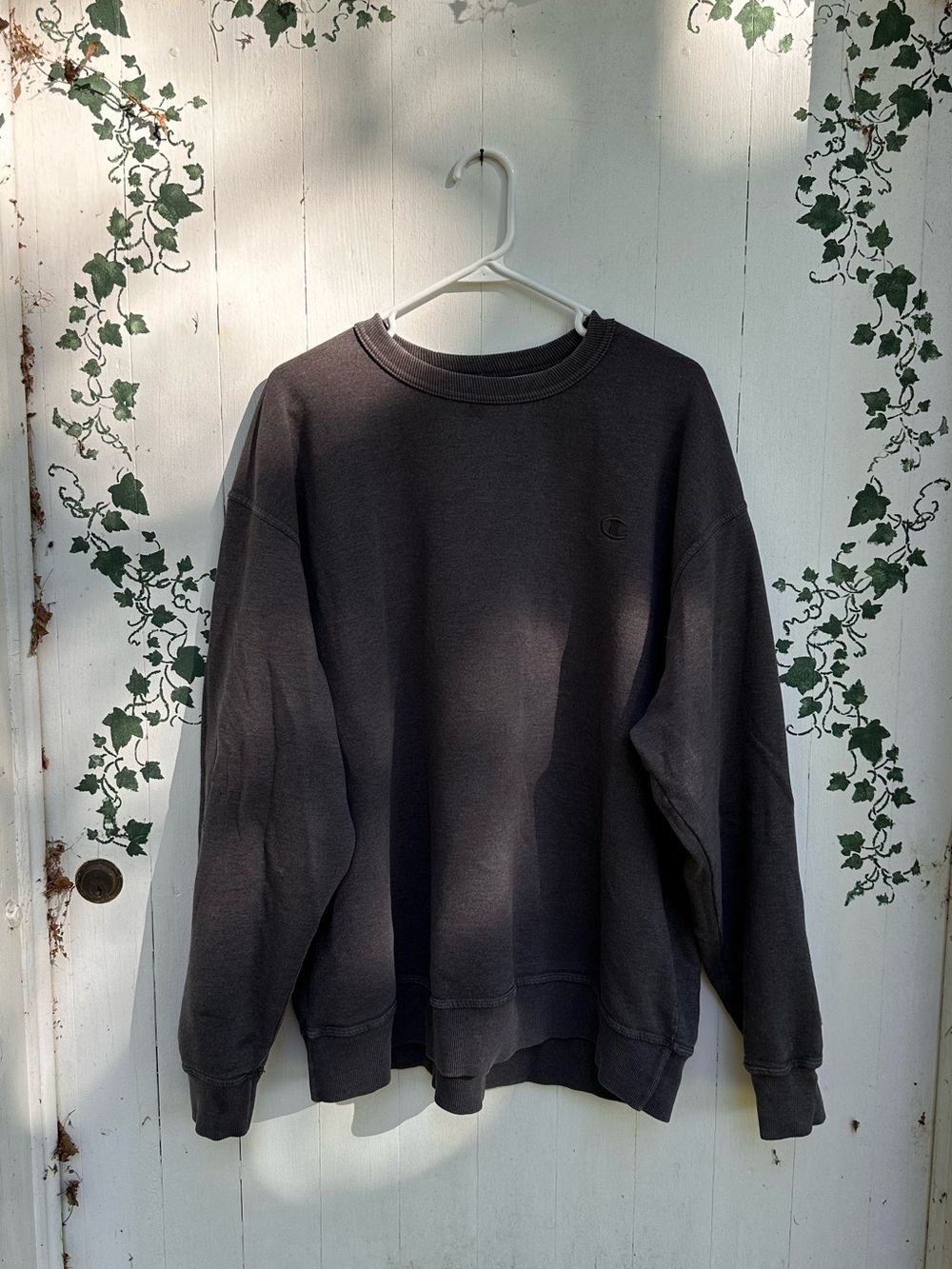 Y2K Champion Men’s Crewneck Sweatshirt in Charcoal
